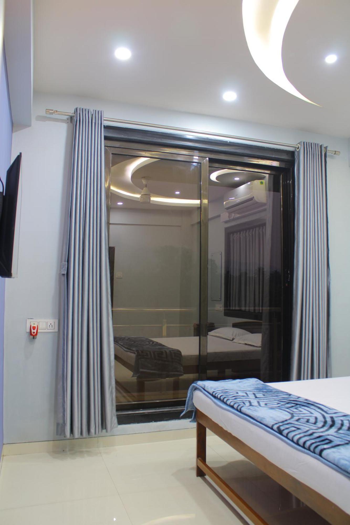 Sukhakarta Holiday Home آليباغ المظهر الخارجي الصورة
